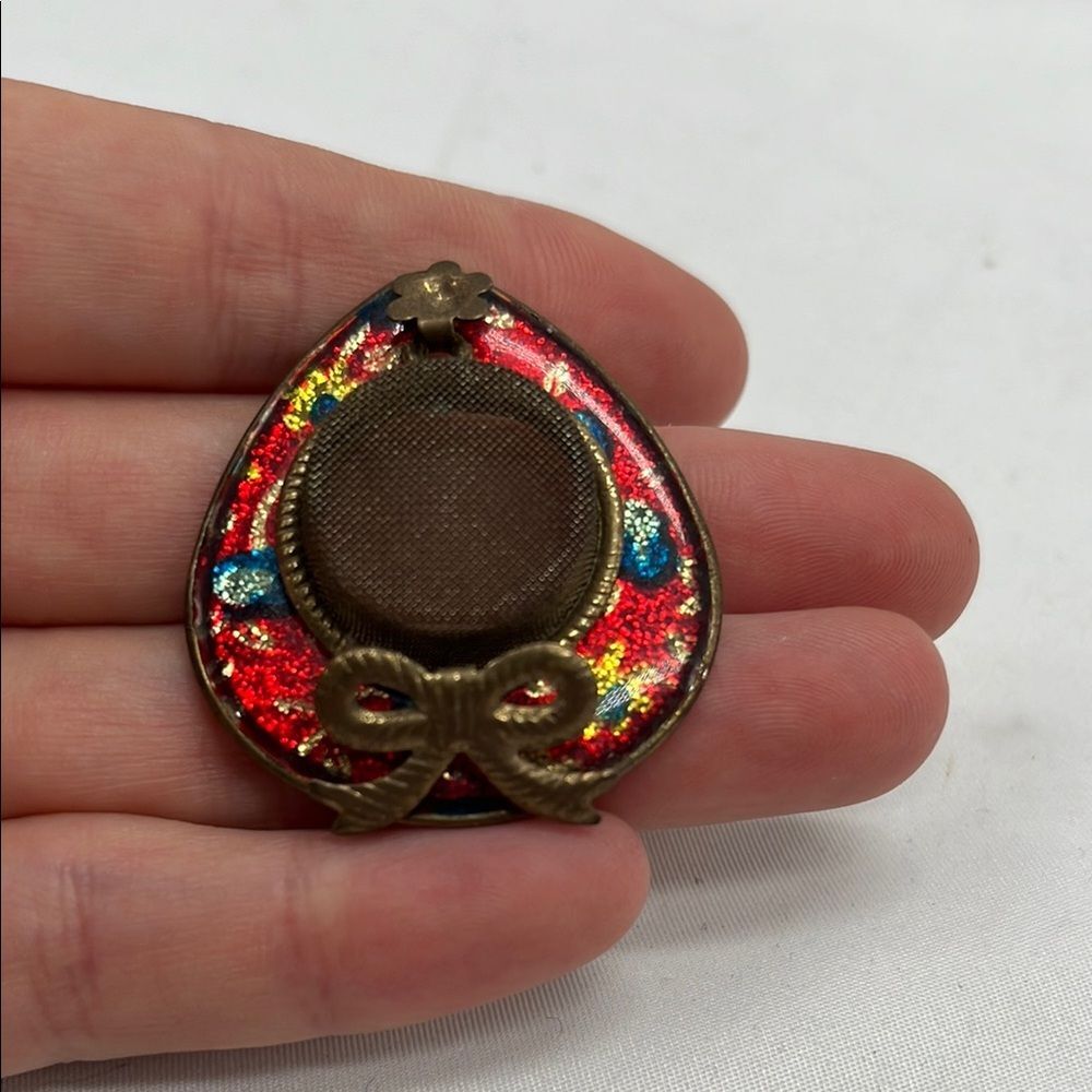 Vintage Kitsch Red and Gold Toned Mesh Hat Pin